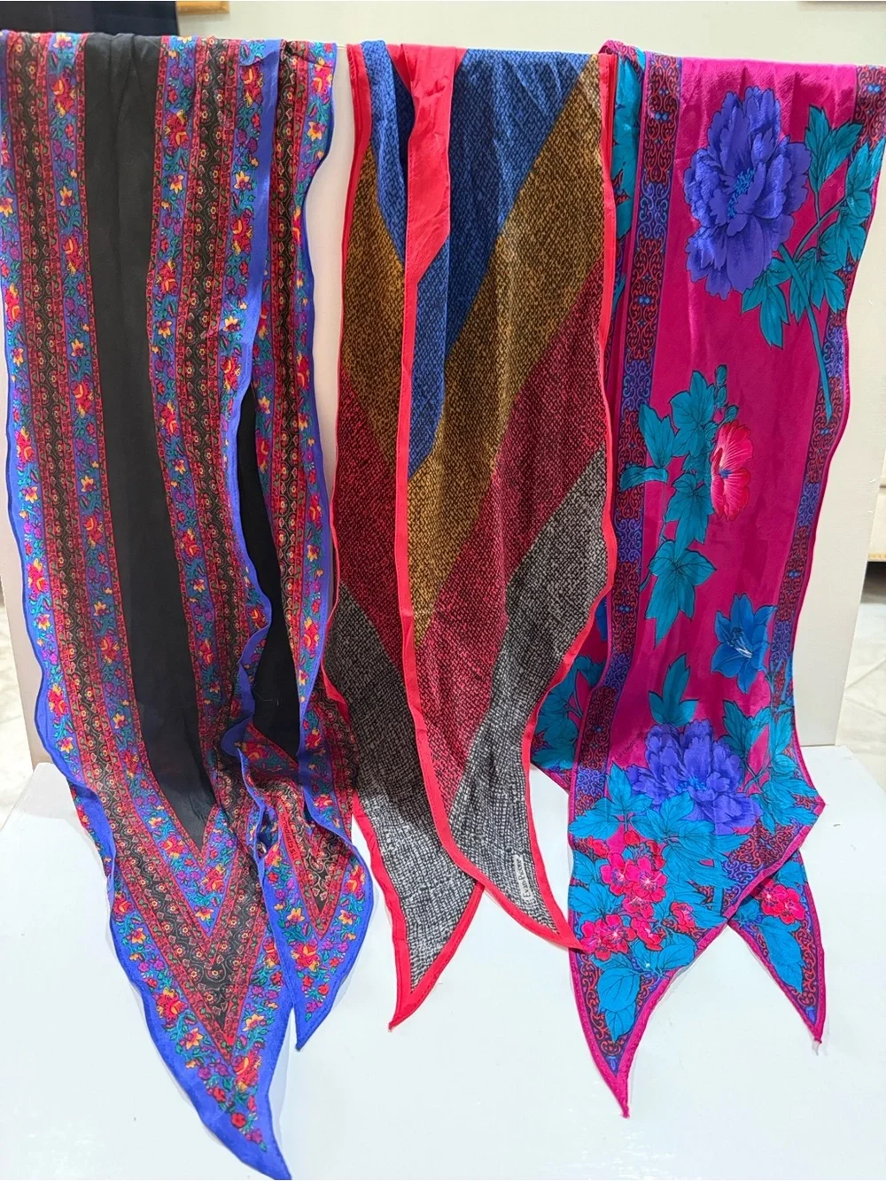 Evan Picone Liz Claiborne & other Mulicolor Silk Scarves 🧣 Blue, Pink, Red Black